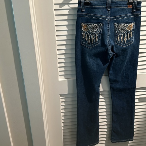 NWT GOGO Jeans, Skinny, Stretchy, & Soft with Bling Pocket design and bootcut. - Picture 4 of 6